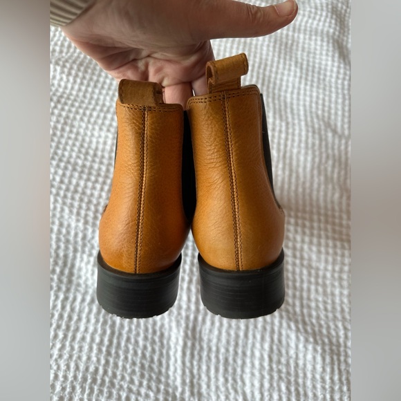 Duluth Trading Co Lifetime Leather Chelsea Boots 8 - Picture 6 of 9